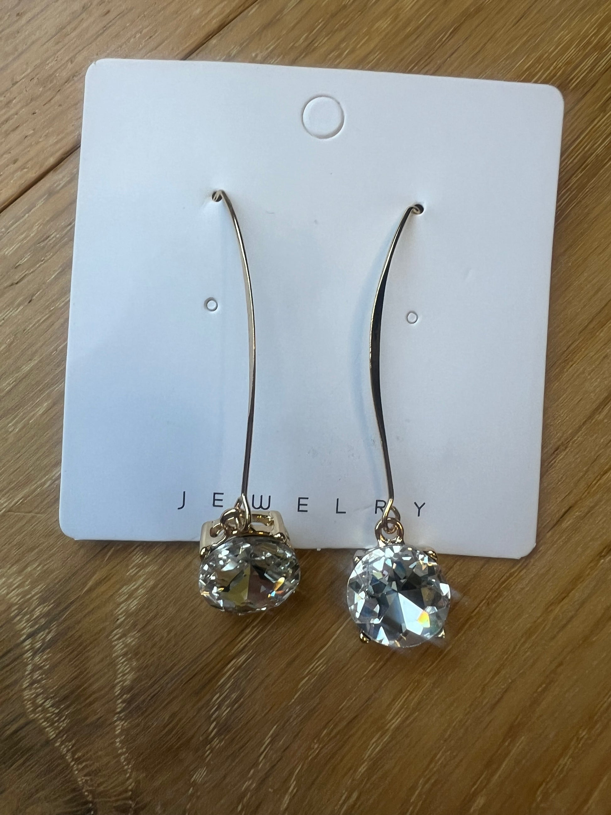 Elegant hanging earrings