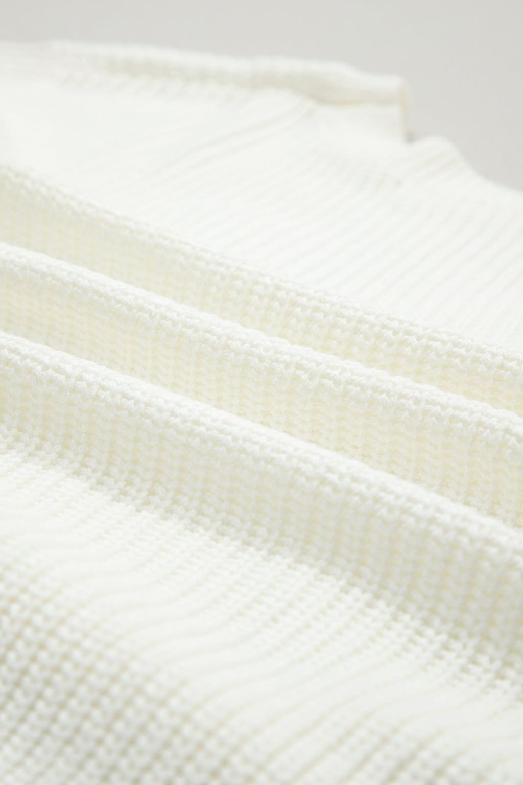 White Crochet Horseshoe Short Sleeve Knit Sweater