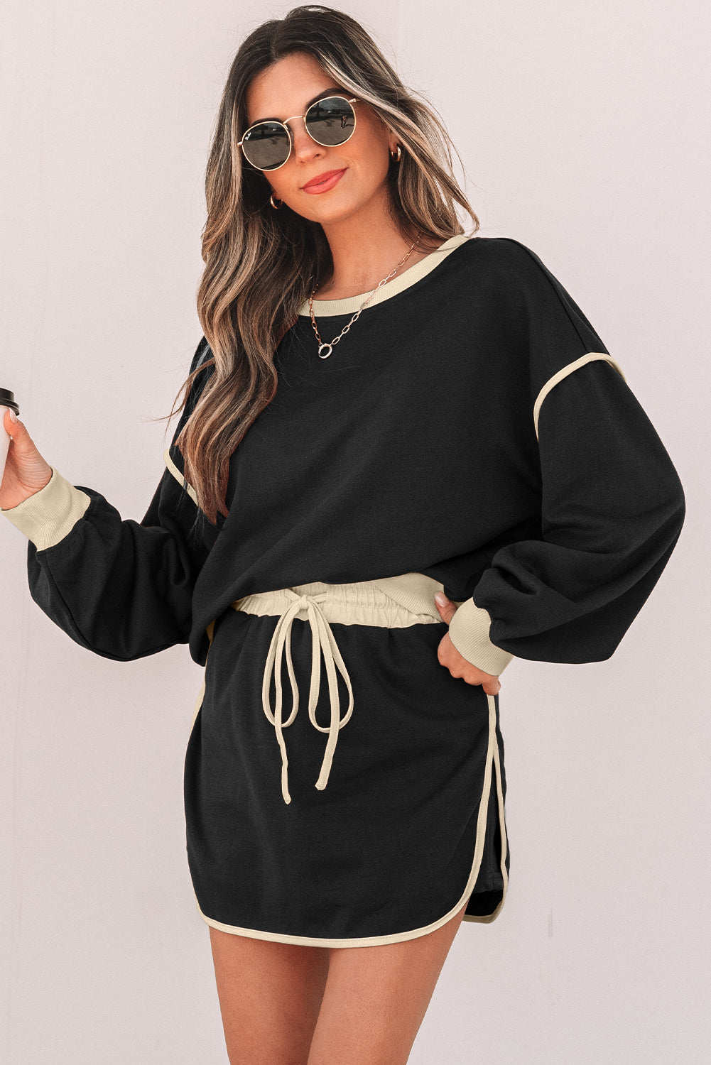 Evergreen Color Contrast Loose Pullover and Lace-up Waist Skort Set