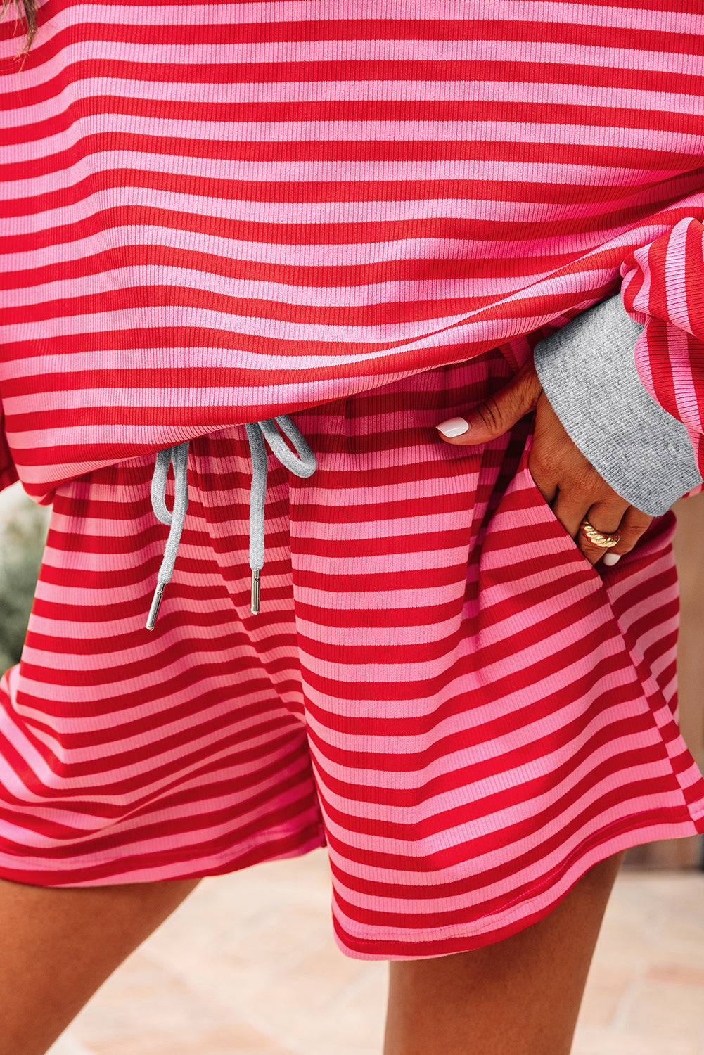 Red Stripe Drop Shoulder Baggy Pullover and Shorts Casual Set