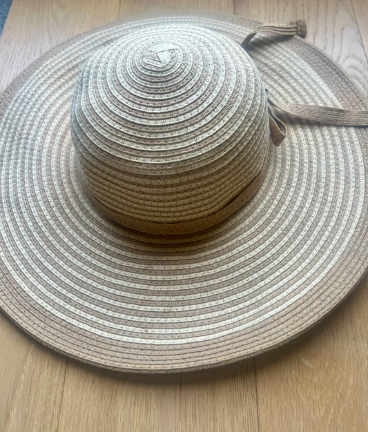 Sun hat with bow, beige