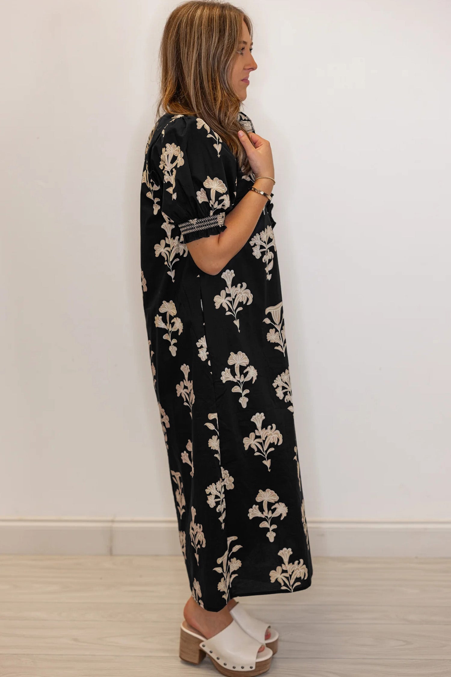 Black Floral Print Frilled Collar Short Puff Sleeve Plus Size Maxi Dress