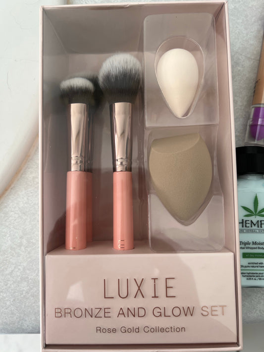 Luxie brush and glow set